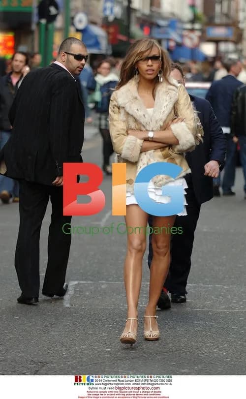 Singer Javine Shopping in London
