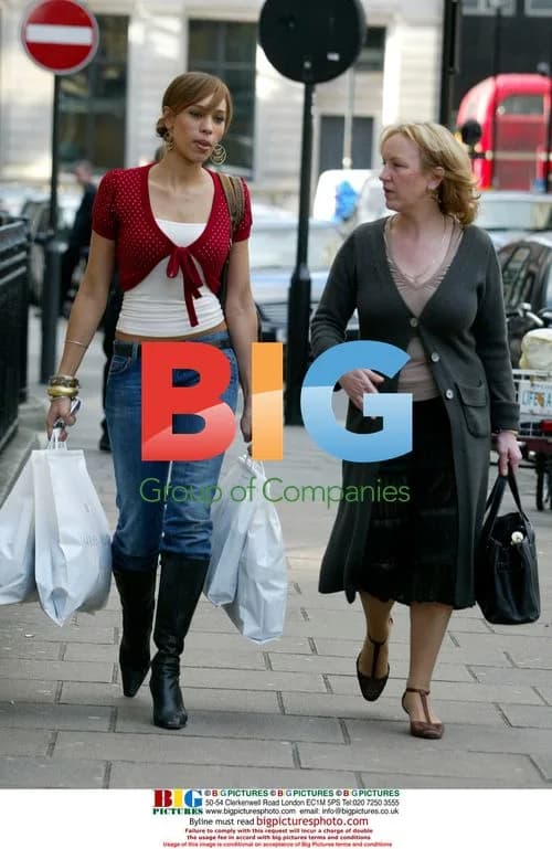 Javine out shopping with her mum