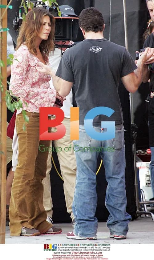 Aniston Shooting 'Friends with Money'
