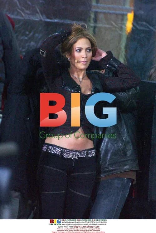 Jennifer Lopez Performs on 'Today Show'