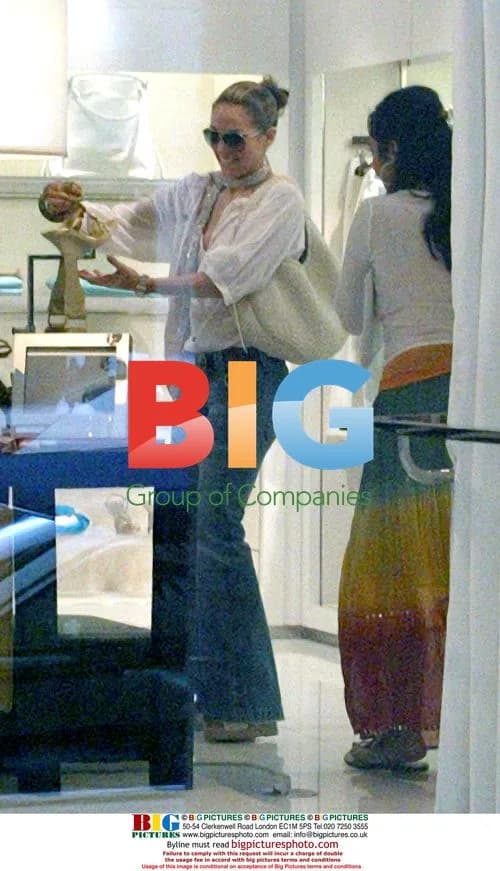 Pregnant J.Lo Spotted Shopping in Beverly Hills