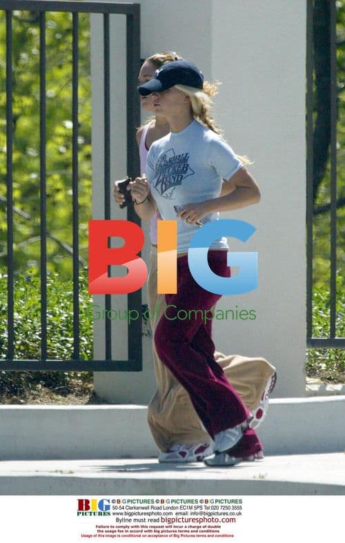 Jessica Simpson and Nick Lachey Shopping