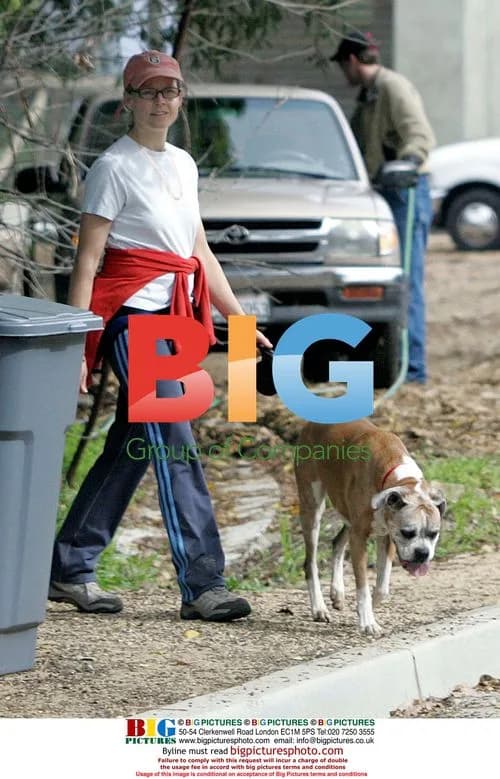 Jodie Foster walks dog in park