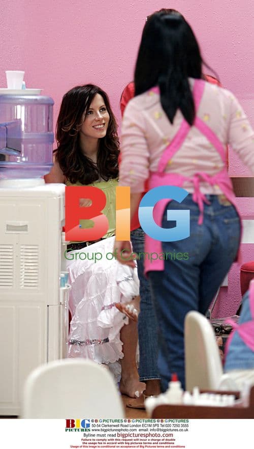 Kate Beckinsale Gets Manicure and Pedicure