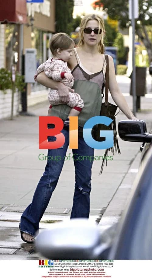 Kate Hudson Takes Baby Ryder Shopping