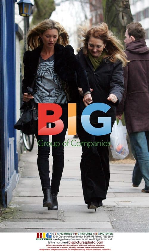 Kate Moss Spotted with Bobby Gillespie