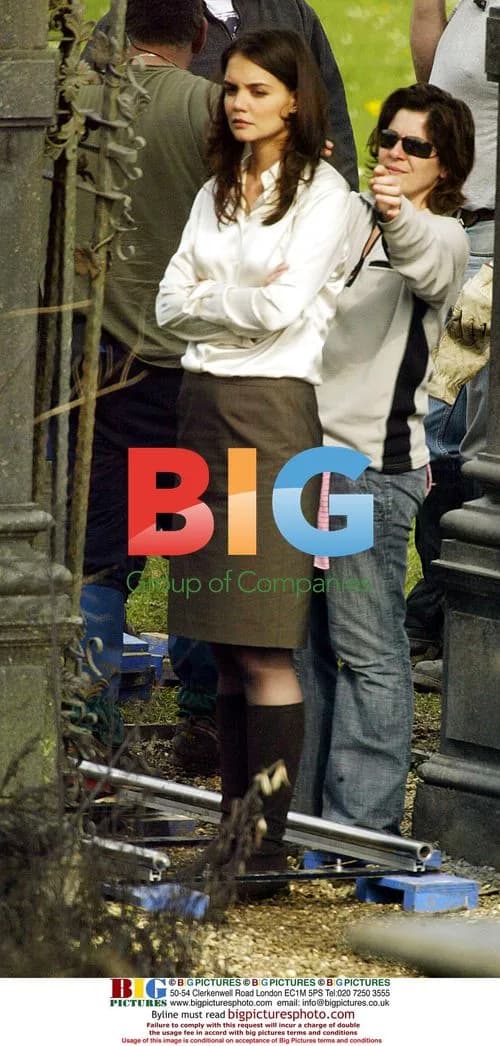 Katie Holmes on Batman set