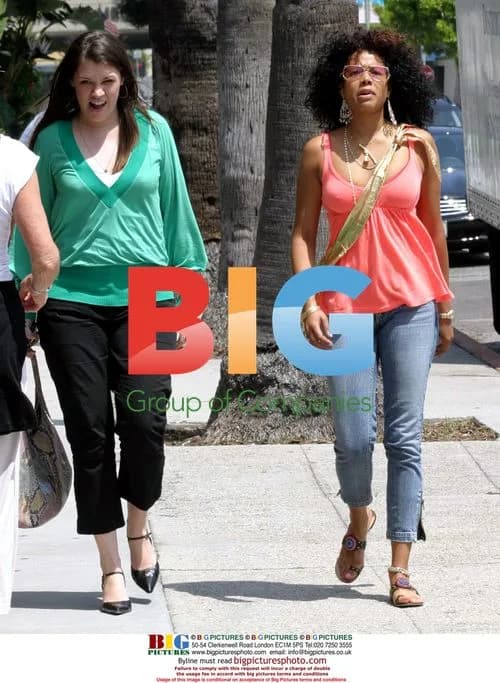 Kelis Pictured with Friend in L.A.