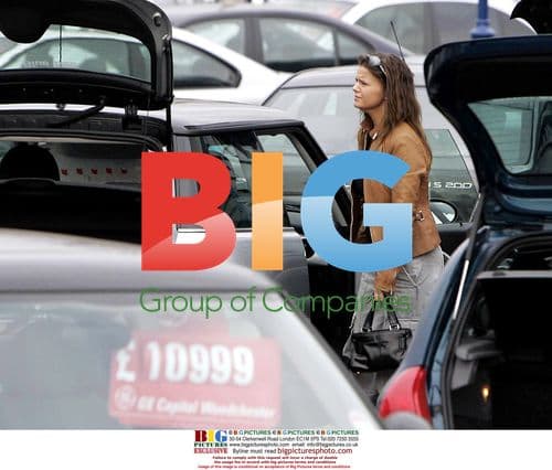 Kerry Katona and boyfriend car shopping