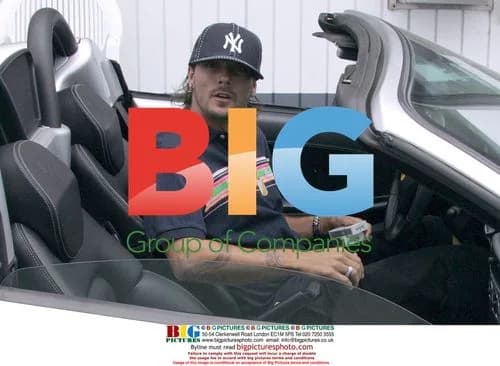 Kevin Federline cruises in Ferrari