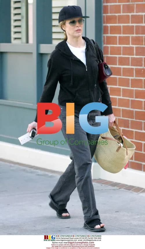 Kim Basinger Goes Incognito in Beverly Hills