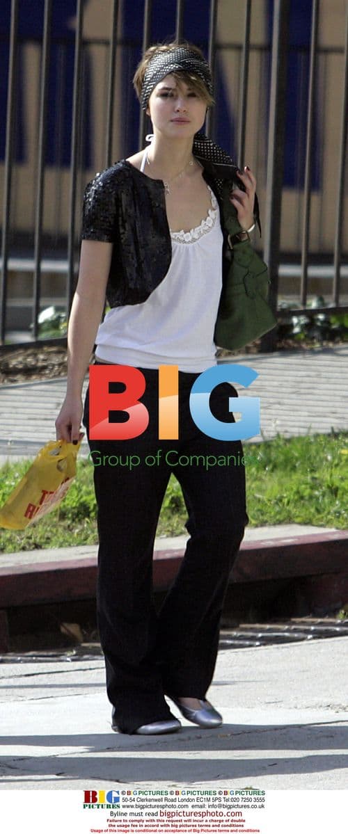 Keira Knightley Shopping with Friends in Hollywood