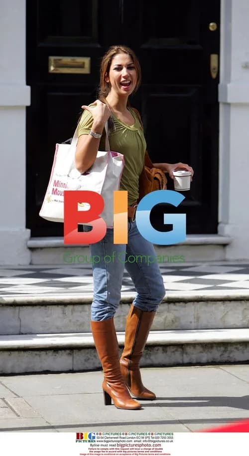 Leilani seen with Minnie Mouse bag in London