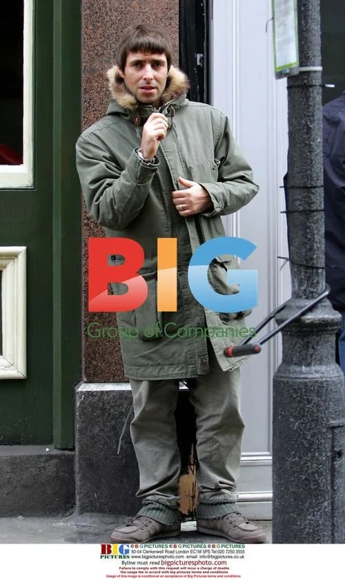 Liam Gallagher shopping in London