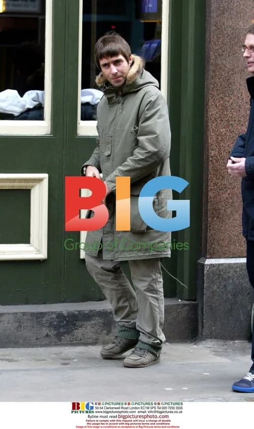 Liam Gallagher shopping in London