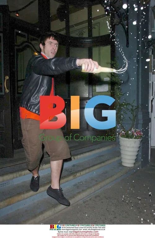 Liam Gallagher Spills Beer on Paparazzi