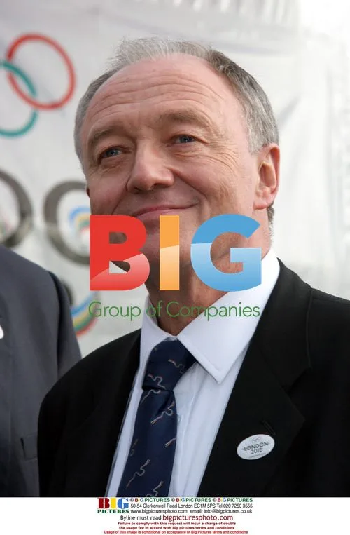 Ken Livingstone and Steven Redgrave at Olympic Statue