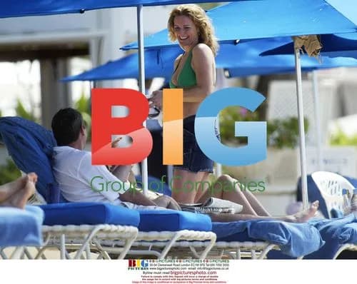 Gabby Logan and Alan Hansen chat on Barbados beach
