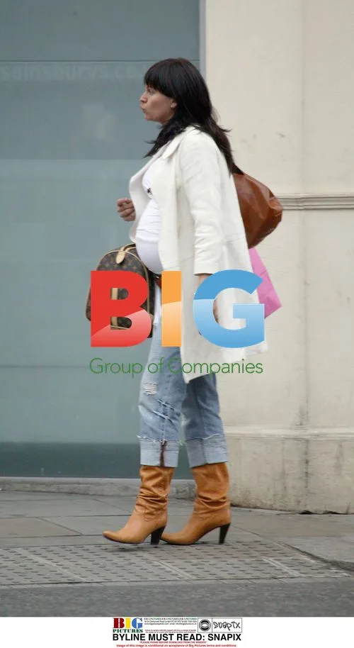 Lucy Pargeter, 'Emmerdale' actress, shopping in London
