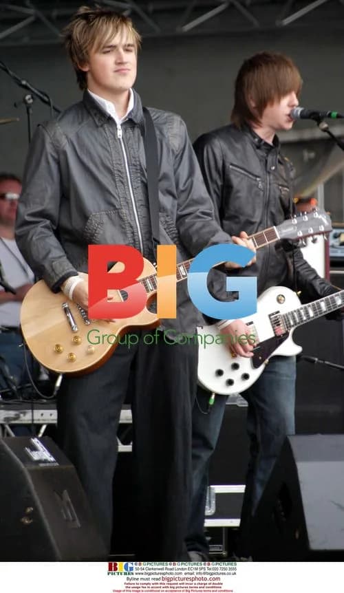 TOM and DANNY of MCFLY on stage