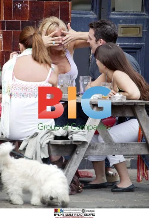 Meg Matthews and friends enjoy pint at London pub