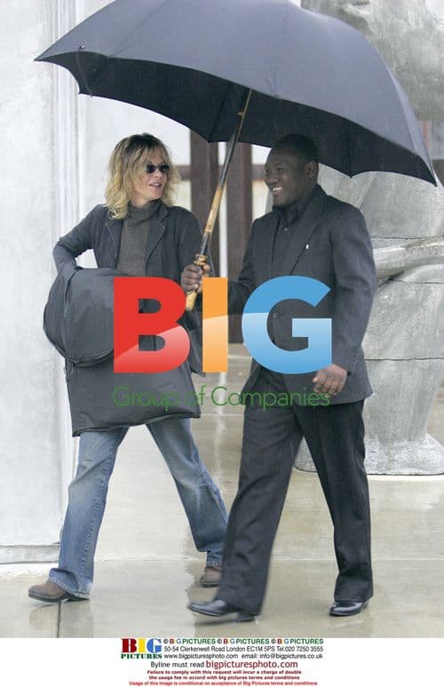 Meg Ryan goes shopping in the rain