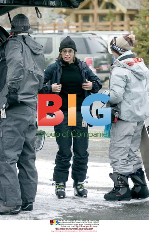 Demi Moore, Ashton Kutcher and Bruce Willis skiing with Rumer