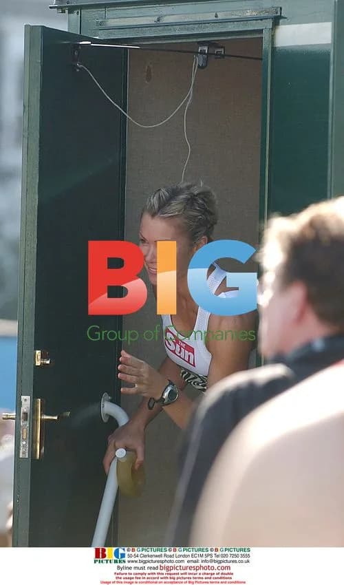 Nell McAndrew prepares for 2005 London Marathon
