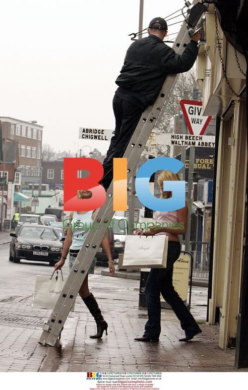 Leah Newman and Charlene Hart Try on Clothes