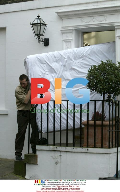 Jamie and Jules Oliver move house