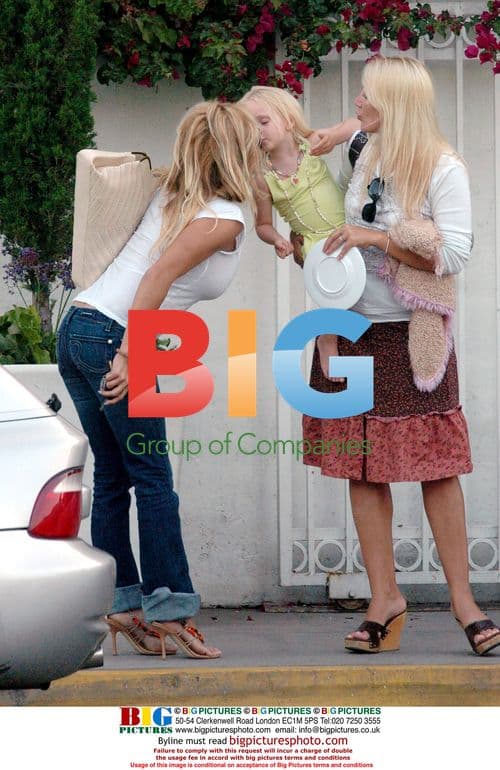 Pamela Anderson Leaving Lunch in Malibu