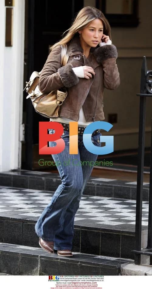 Sexy singer Rachel Stevens out shopping