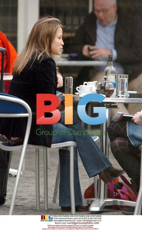 Pop star Rachel Stevens has lunch in London