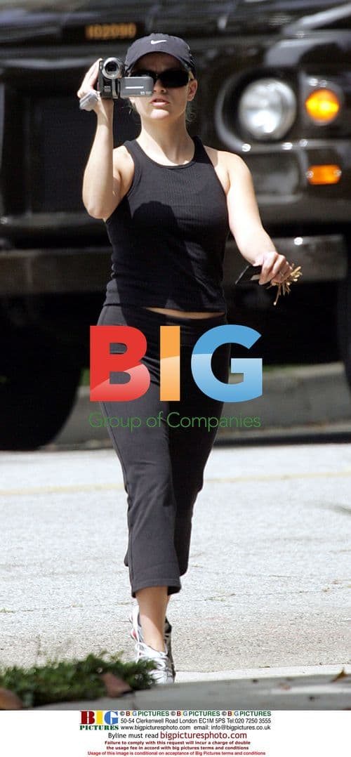Reese Witherspoon paparazzi