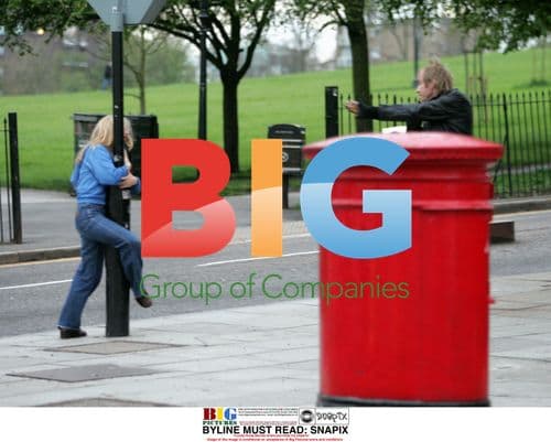 Rhys Ifans Approached by Actress in London