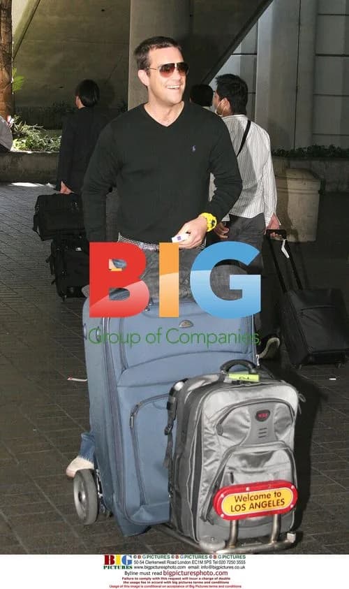 Robbie Williams Arrives at LAX
