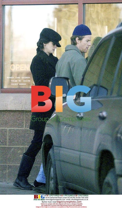 Julia Roberts and Danny Moder Shop in New Mexico