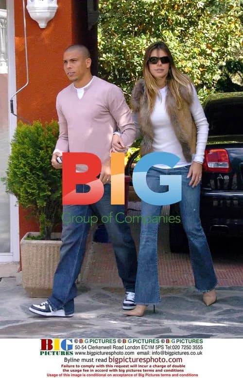 Ronaldo and Daniela Cicarelli at son's birthday party