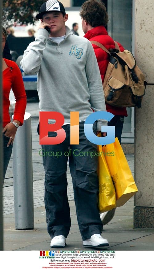 Wayne Rooney and Coleen McLoughlin Shopping in Manchester