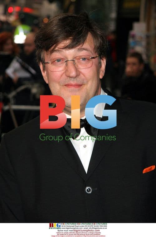 Steven Fry arrives at Hitchhiker's premiere