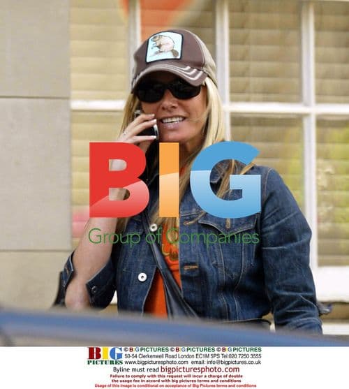 Tamzin Outhwaite Returning to Car After Shopping