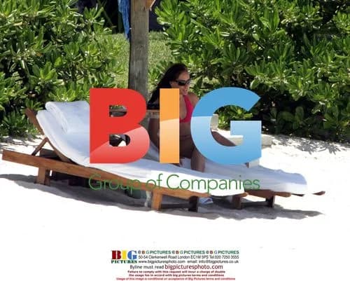 Tara Palmer-Tomkinson Vacationing in Mauritius
