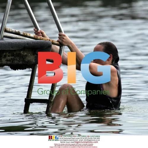 Tara Palmer Tompkinson water skiing in Mauritius