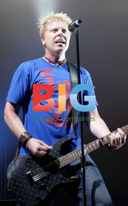 Dexter Holland of THE OFFSPRING performs at Manchester Apollo