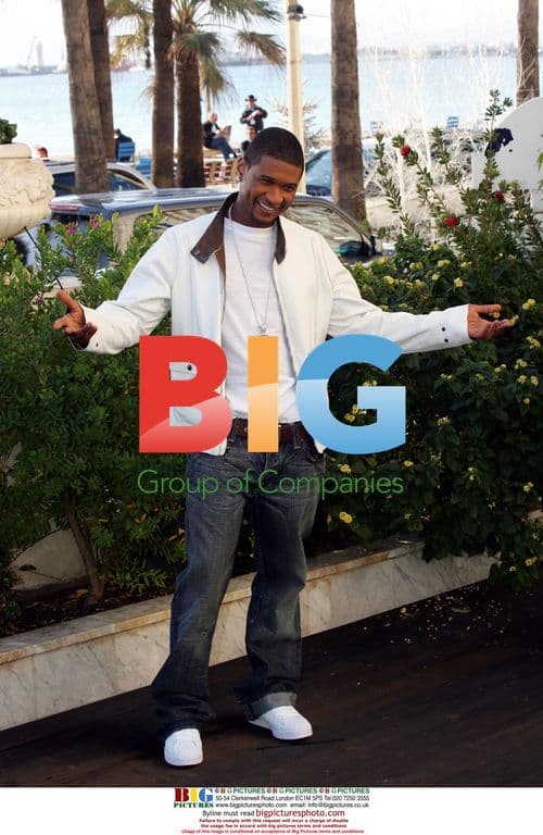 Usher Poses at 2005 NRJ Music Awards