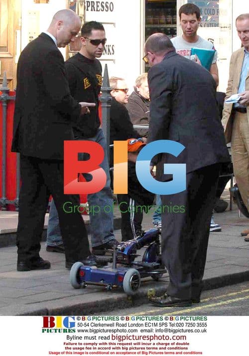 Mini Me at Gizmondo Store Launch