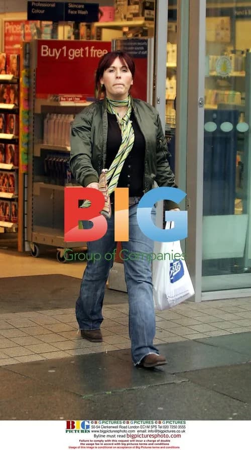 Jessie Wallace and family outing