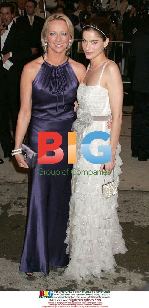 Linda Wells and Amanda Peet at Costume Institute Gala 2005
