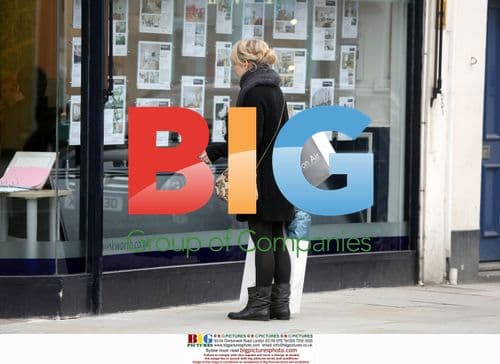 Katerina Ivanova shopping in Notting Hill