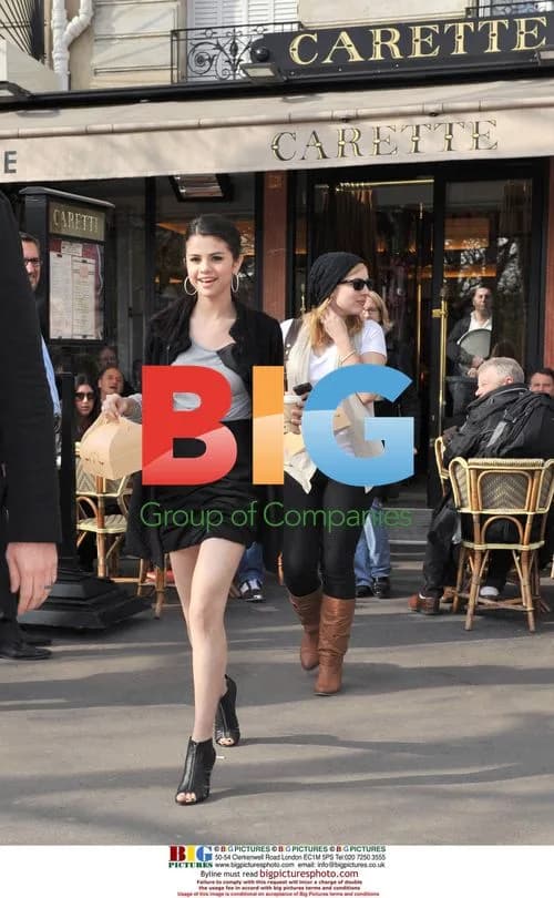 Selena Gomez in Paris